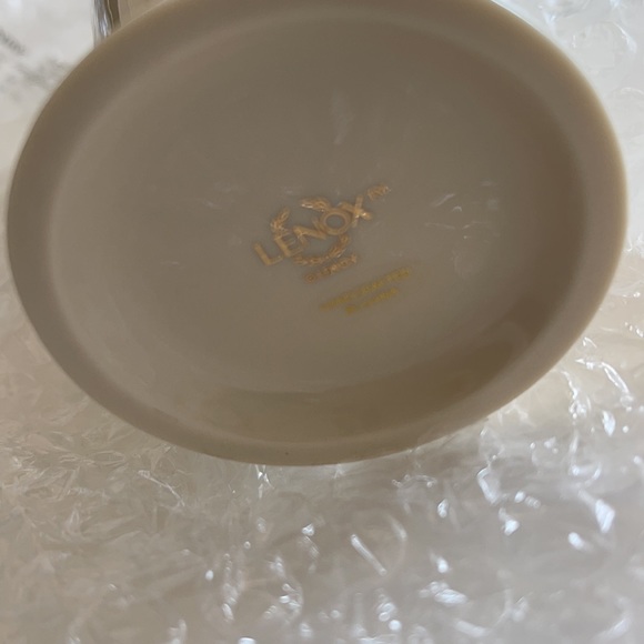 Small vase - Picture 3 of 5